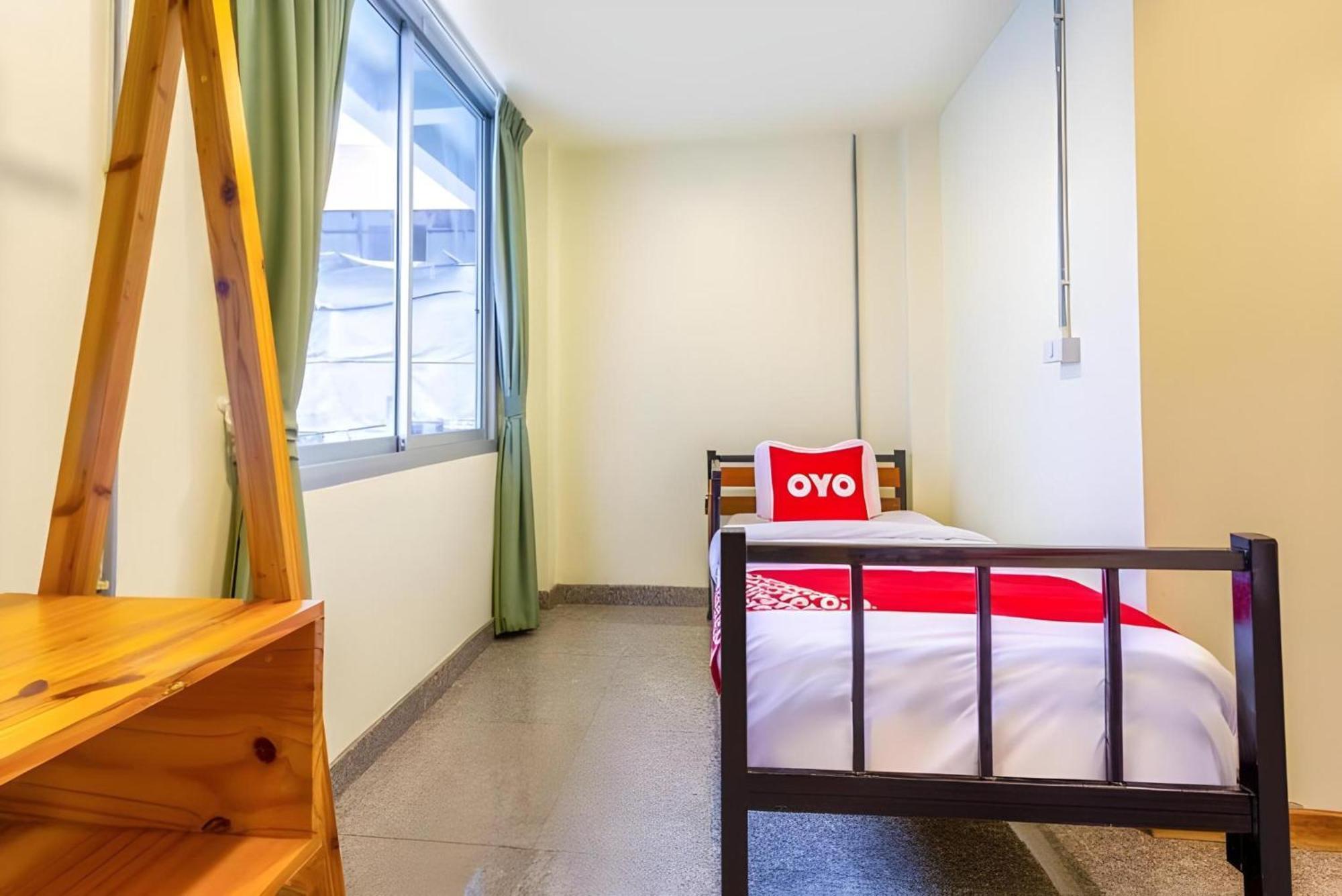 OYO 928 Leaf Hostel Chiang Mai Eksteriør billede