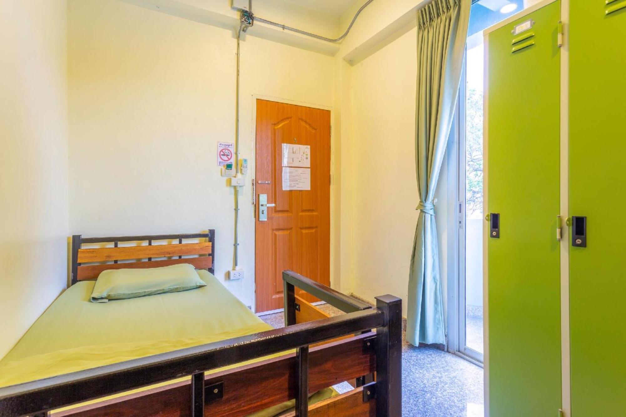 OYO 928 Leaf Hostel Chiang Mai Eksteriør billede
