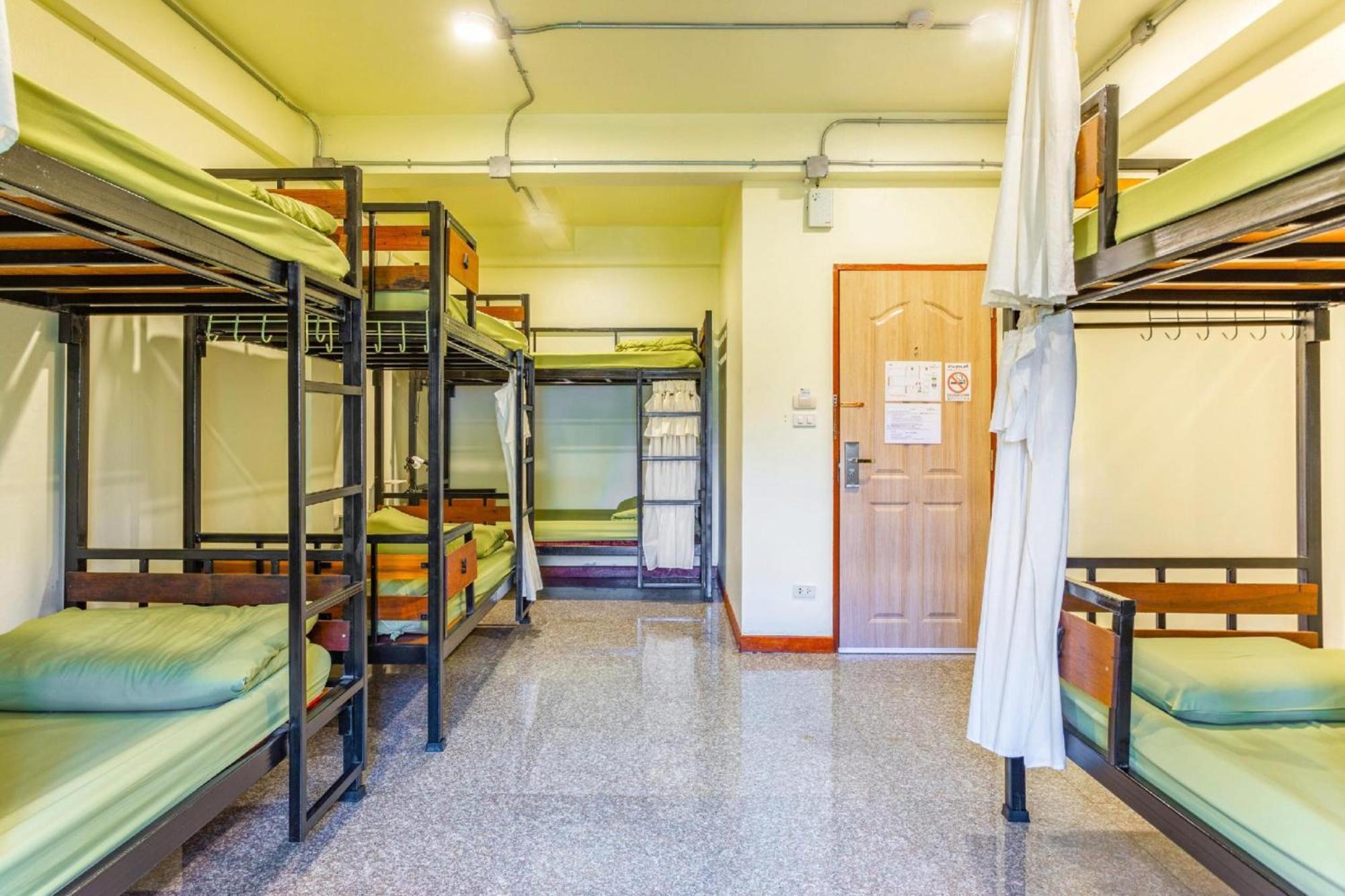 OYO 928 Leaf Hostel Chiang Mai Eksteriør billede