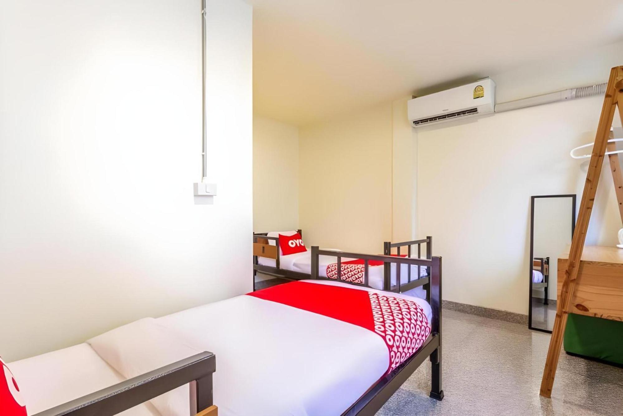OYO 928 Leaf Hostel Chiang Mai Eksteriør billede